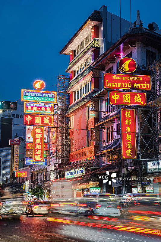 曼谷唐人街夜间交通图片素材