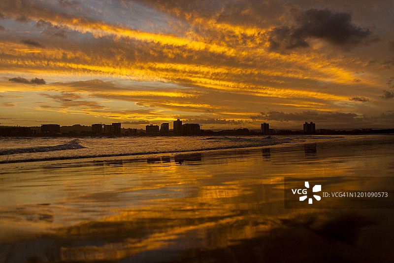 天空美丽的海滩日落图片素材