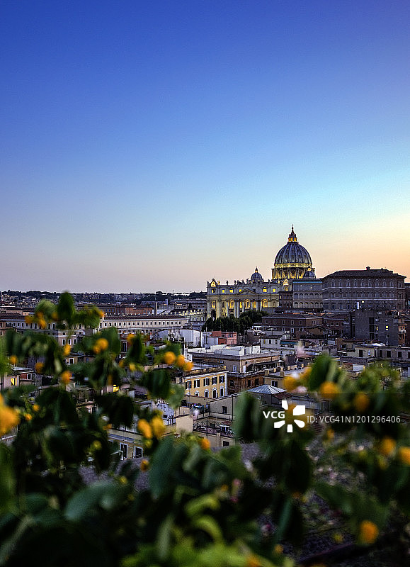 罗马圣彼得大教堂日落图片素材