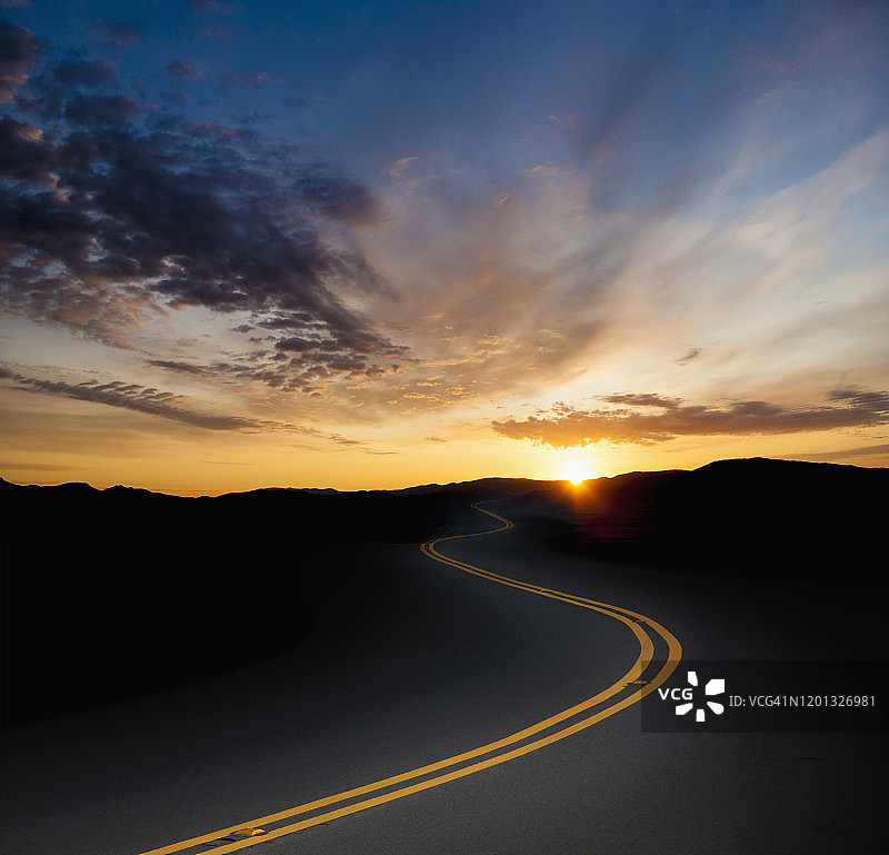 通往未来的道路图片素材