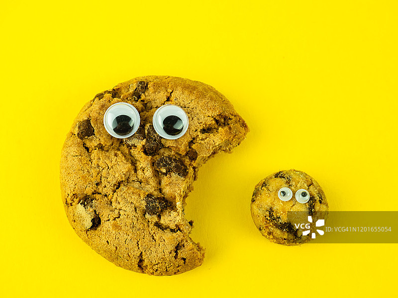 趣味美食概念：巧克力曲奇图片素材