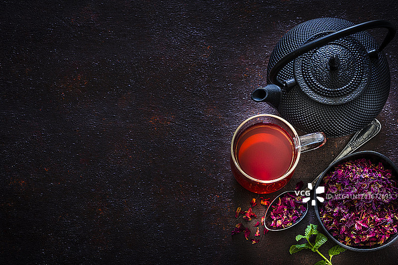 玫瑰花瓣茶，抽象背景，留白图片素材