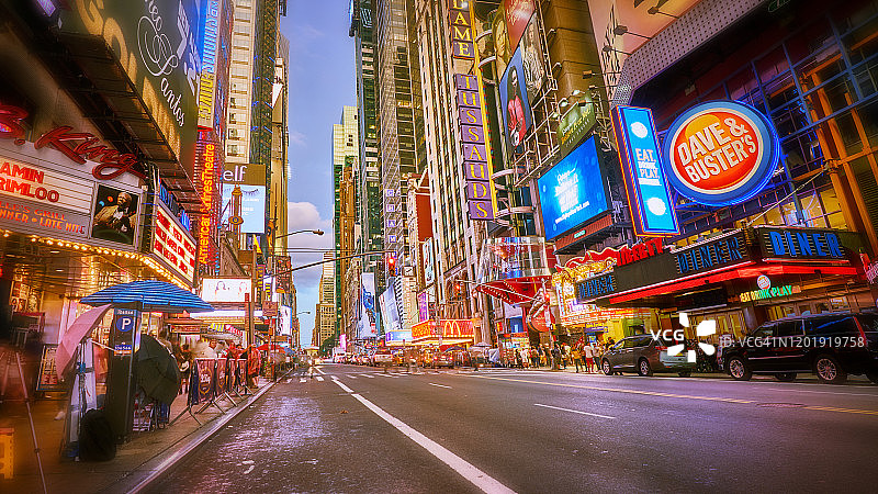 色彩缤纷的第42街：娱乐、电影院、餐厅、假日、酒店图片素材