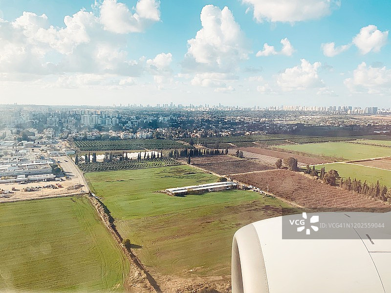 商用飞机着陆乘客视角图片素材