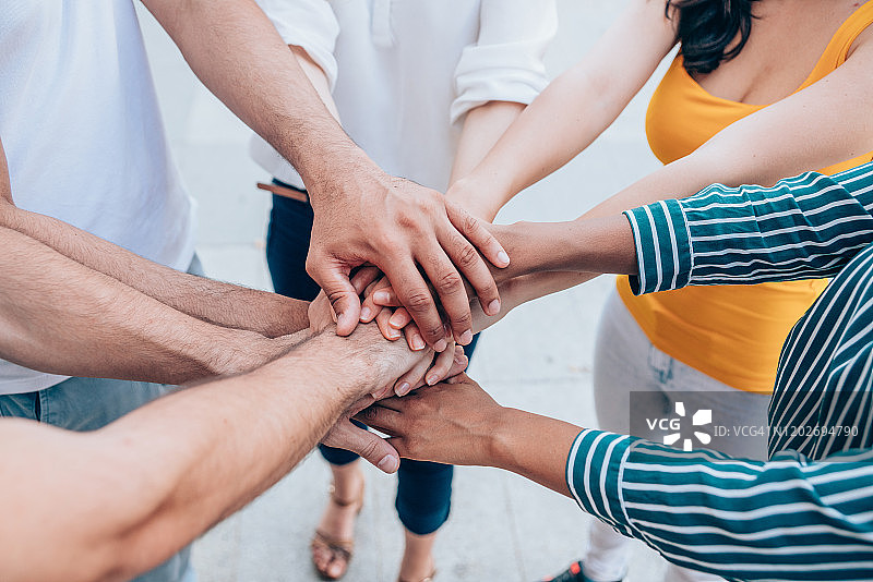 朋友们展示团结图片素材