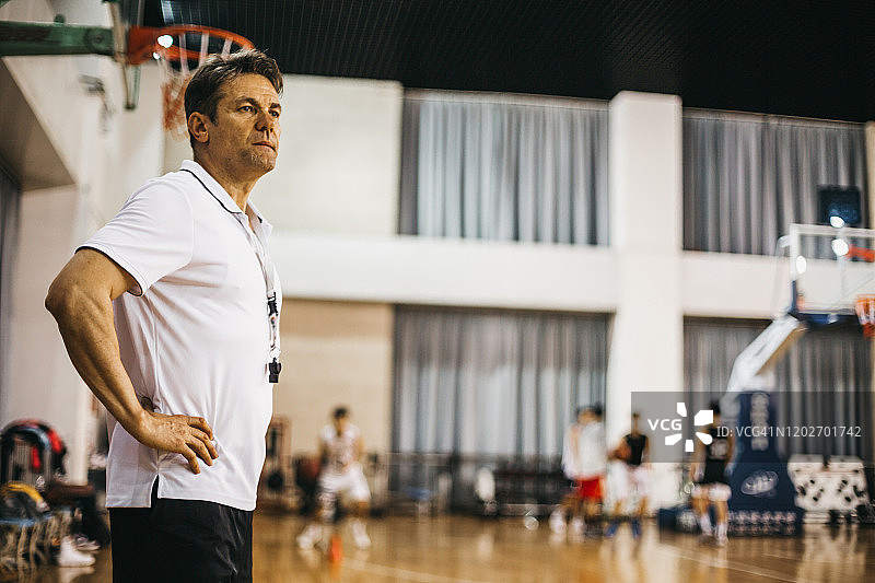 我喜欢我的工作，高级篮球教练图片素材