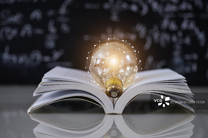 教育理念，教育与灯泡图片素材