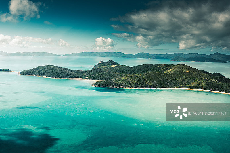 澳大利亚昆士兰州圣灵群岛鸟瞰图片素材
