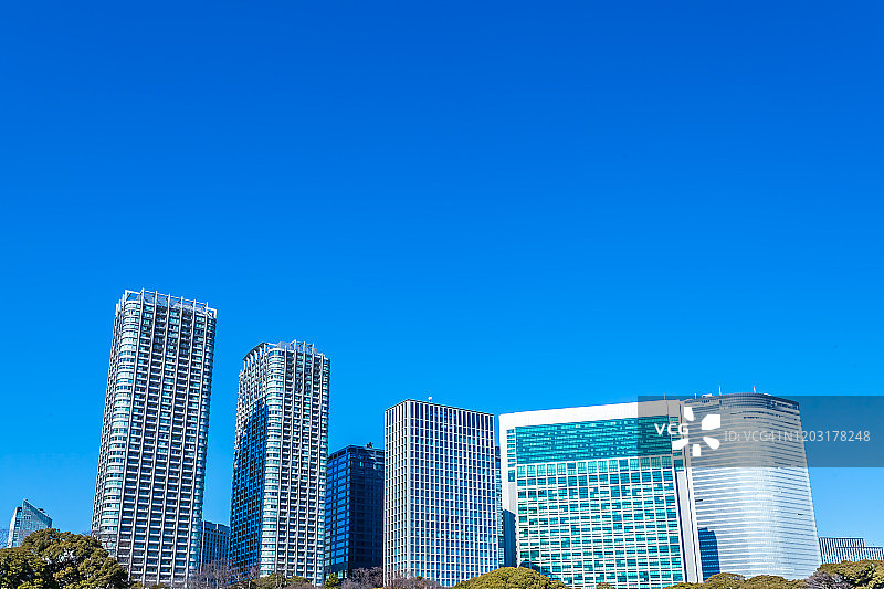 白天的东京摩天大楼，汐留，日本图片素材