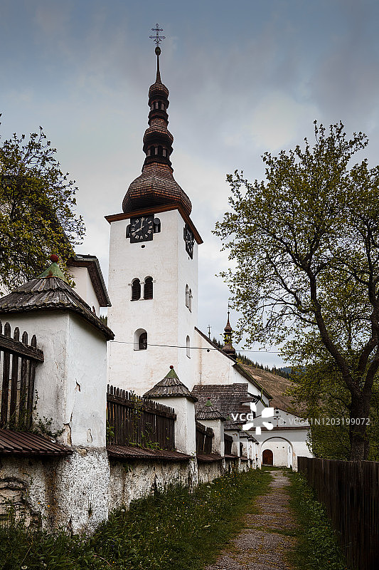 斯洛伐克北部斯帕尼亚多利纳矿村的教堂图片素材