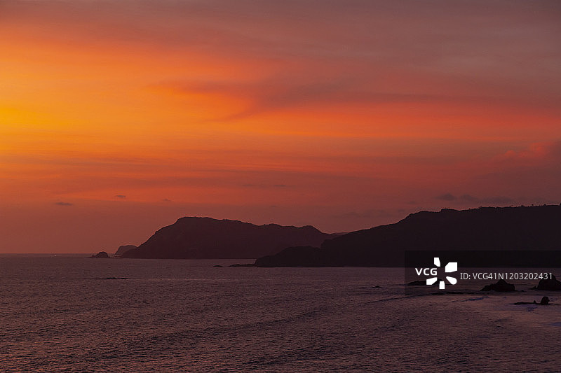 印度洋海岸线的日落图片素材