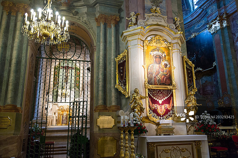 教堂里的圣母玛利亚圣像图片素材
