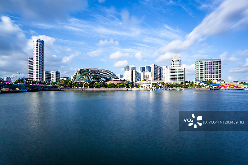 滨海艺术中心与滨海湾图片素材