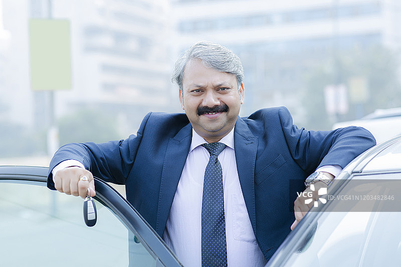 看着镜头的商务照片图片素材