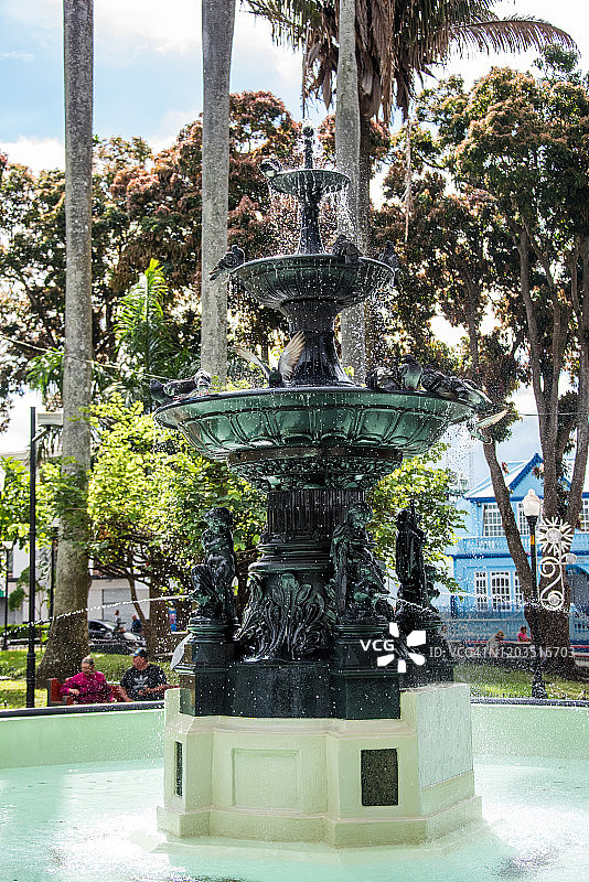 阿拉胡埃拉中央公园的喷泉图片素材