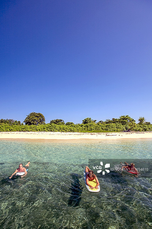 大西洋中的海地岛屿图片素材