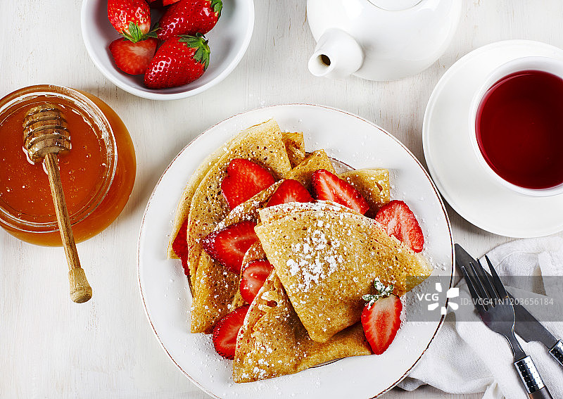 草莓可丽饼图片素材