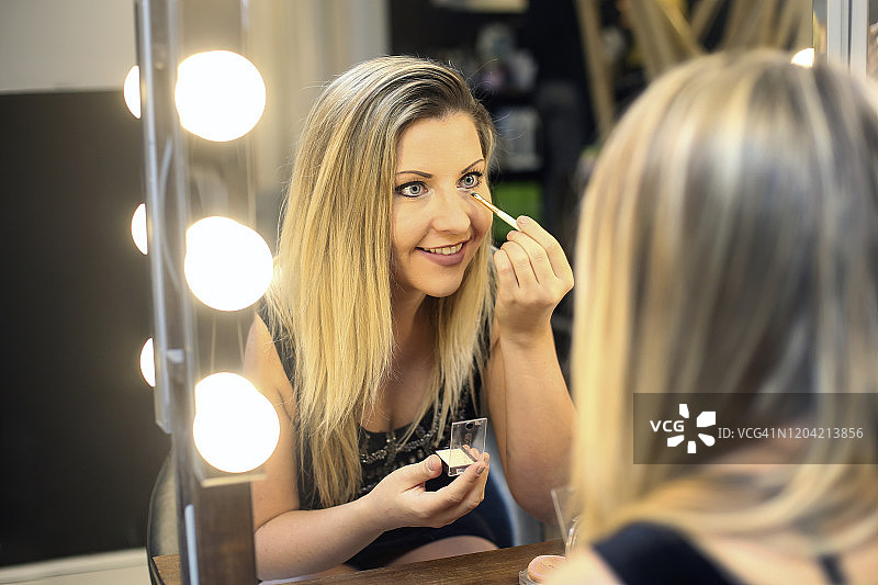 时尚模特化妆图片素材