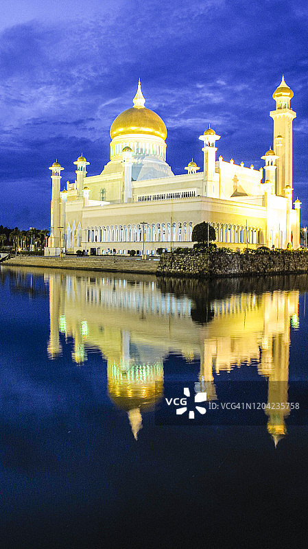 斯里巴加湾市奥马尔·阿里·赛义夫丁清真寺图片素材