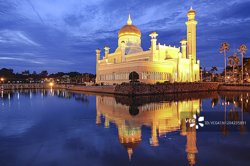斯里巴加湾市奥马尔·阿里·赛义夫丁清真寺图片素材