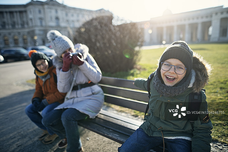 家人游览奥地利维也纳图片素材
