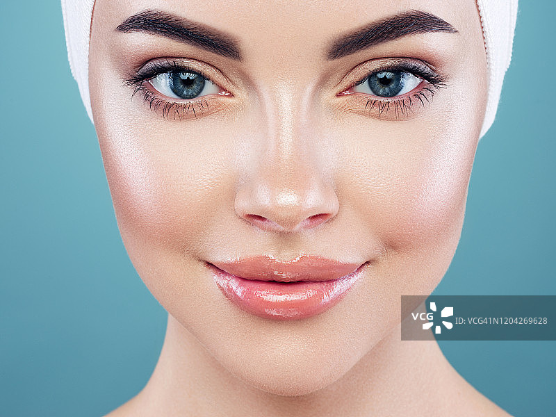 美丽的女孩准备做嫩肤手术图片素材