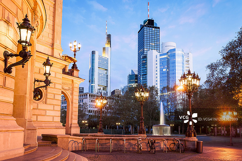 德国法兰克福老歌剧院、美因塔、歌剧院广场图片素材