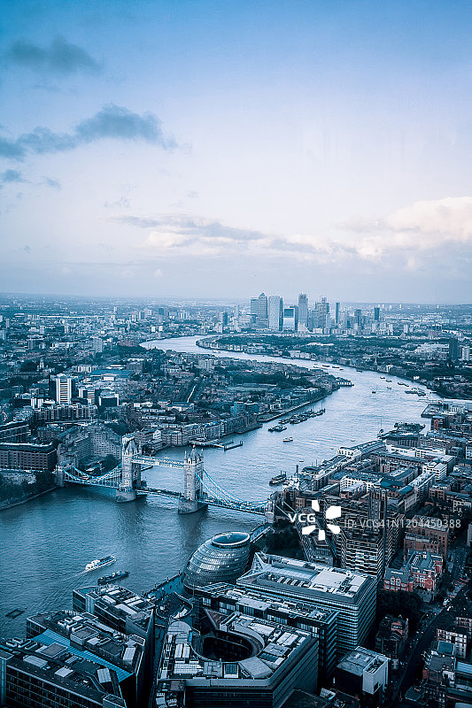 伦敦的清晨城市鸟瞰图图片素材