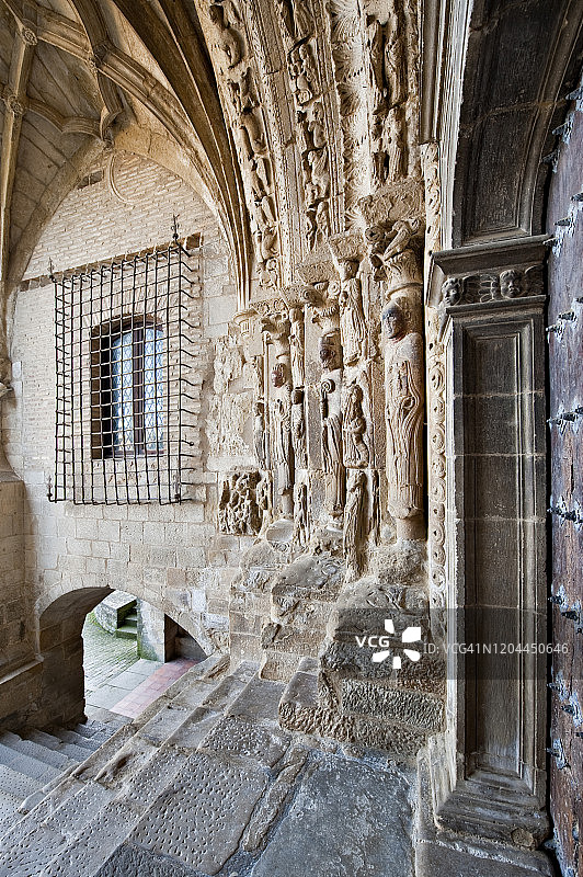 圣埃斯特万教堂的罗马式封面图片素材