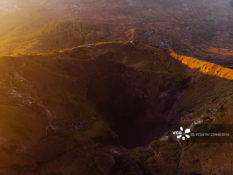 巴厘岛巴图尔火山的早晨景色，印度尼西亚图片素材