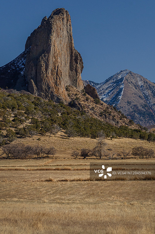 科罗拉多州克劳福德的针岩和北鞍峰，美国图片素材