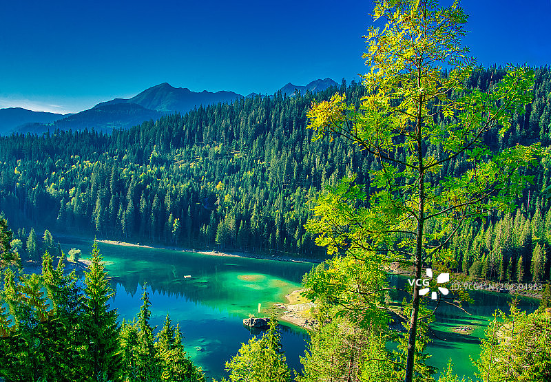 考马湖，瑞士格里松图片素材