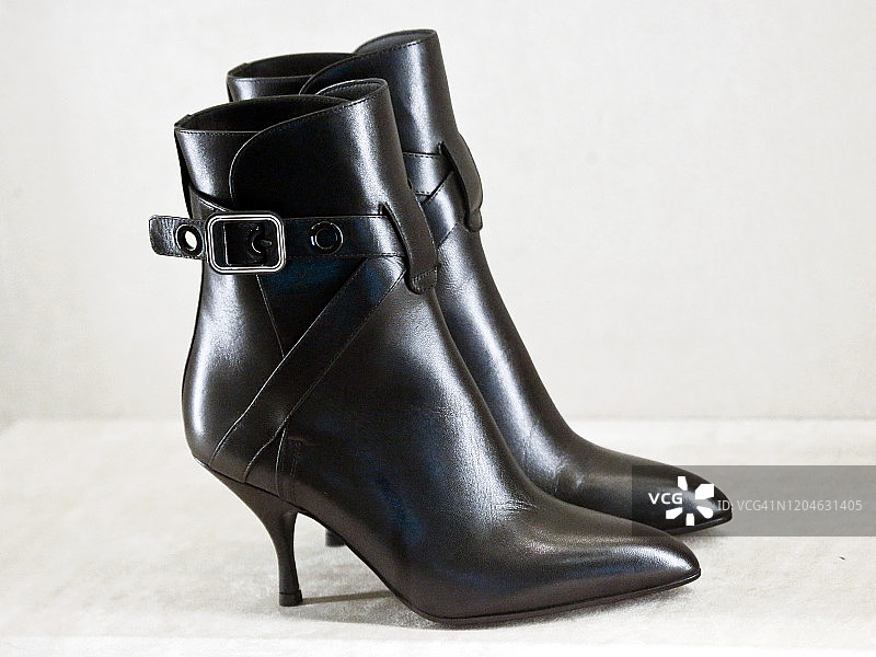 女士高跟踝靴图片素材