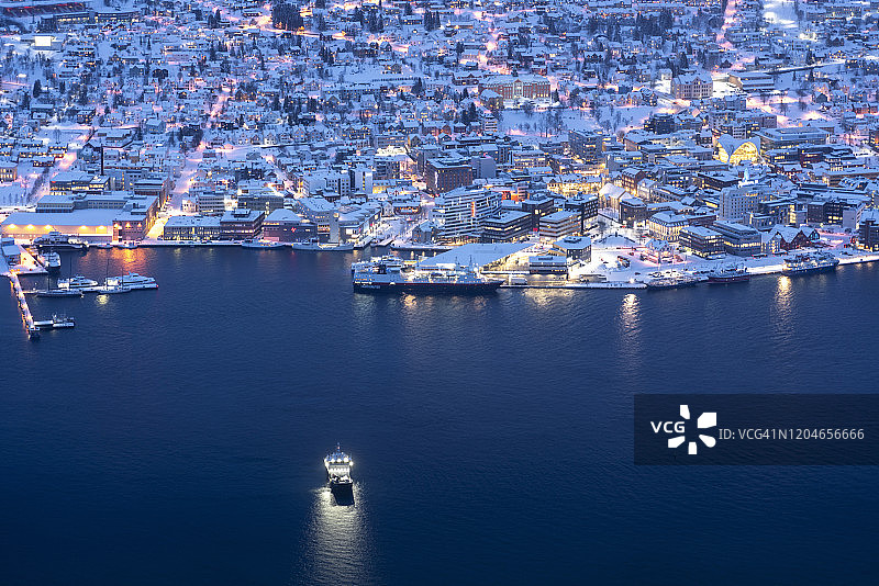 特罗姆瑟城市夜景图片素材