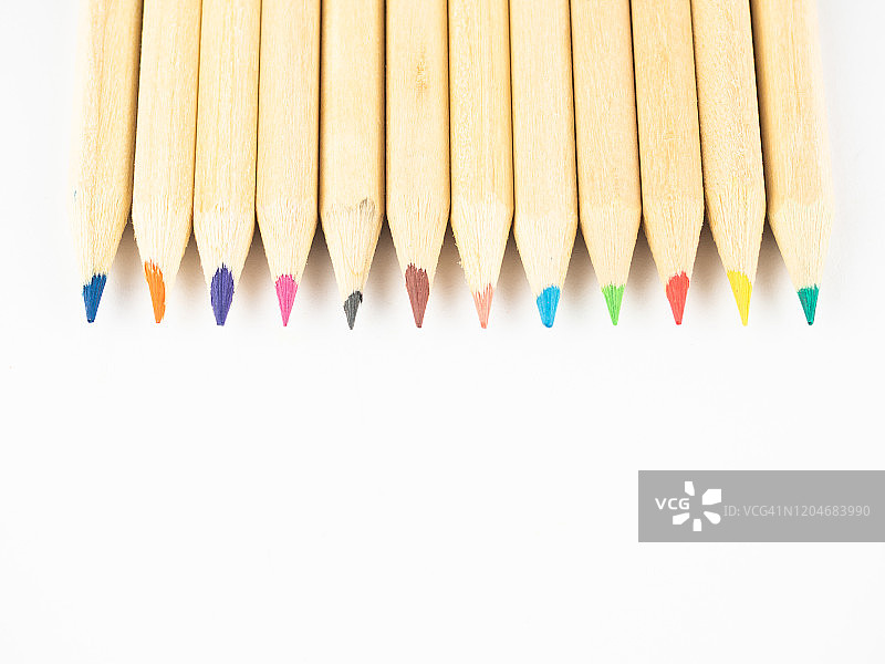 再生材料制成的彩色铅笔图片素材
