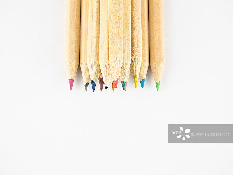 再生材料制成的彩色铅笔图片素材