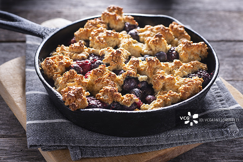 平底锅烤水果酥图片素材