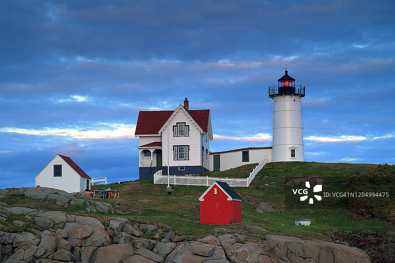 日落小岛灯塔图片素材