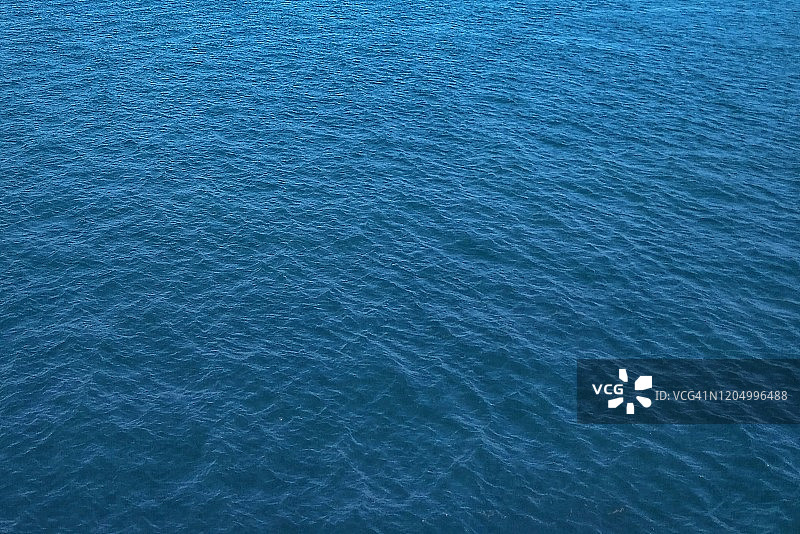 蓝色海面航拍图图片素材