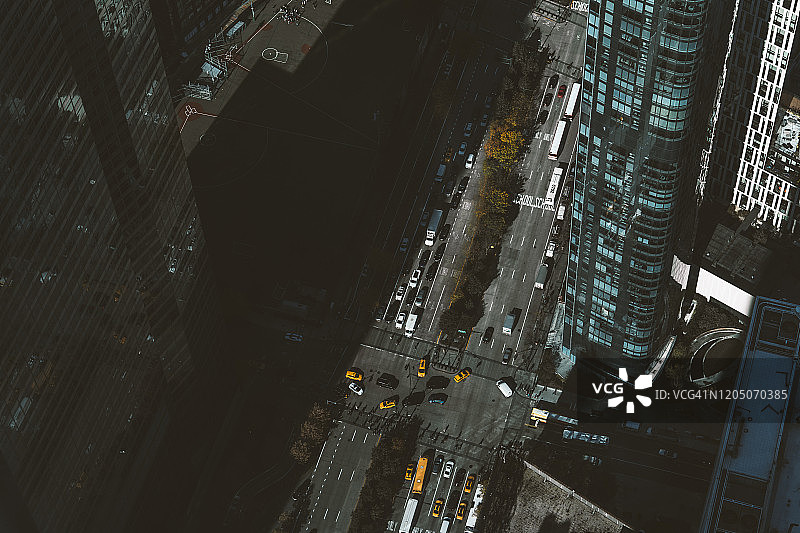 美国纽约市曼哈顿：道路交叉口的鸟瞰图图片素材