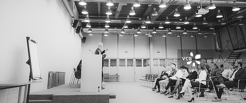 商务人士参加研讨会图片素材