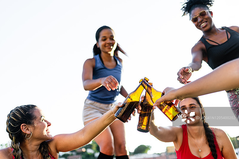 最佳时光，啤酒放松图片素材