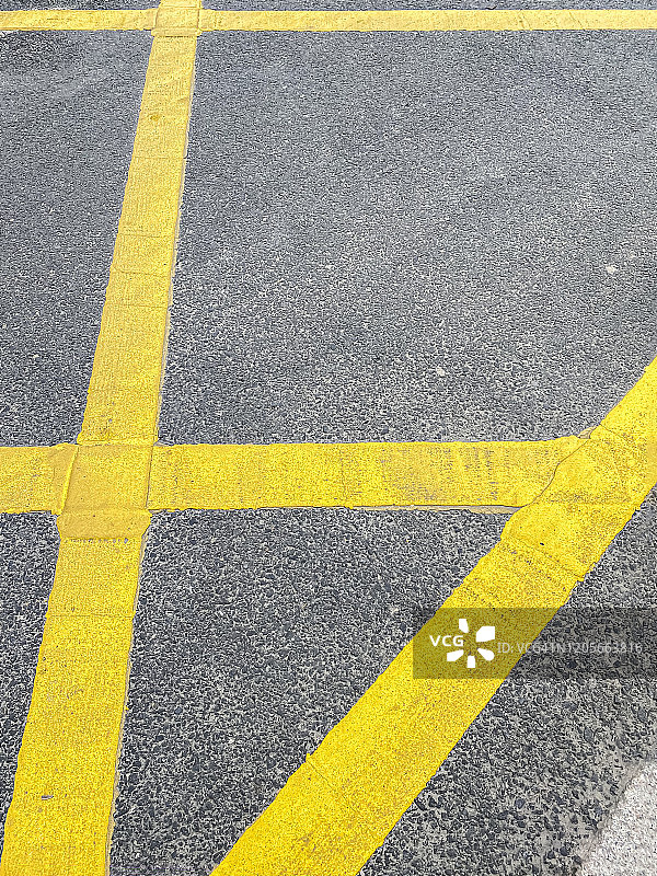 中国杭州街头的网状黄色禁止标志图片素材