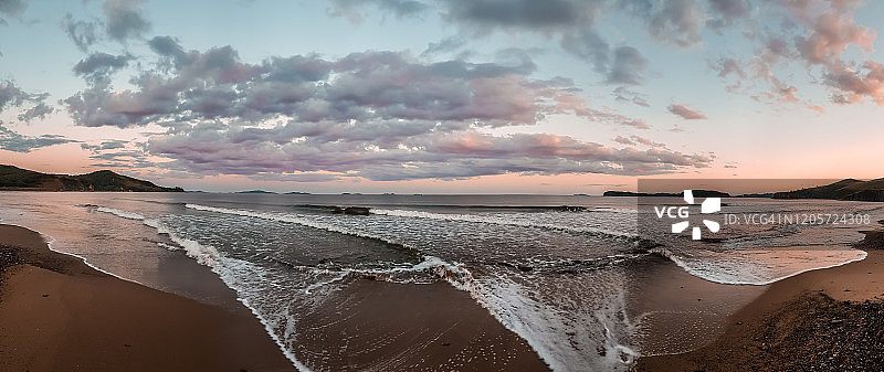 迷人的夏日海边日落图片素材