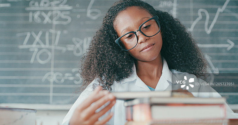 你永远不知道你会成长为什么样的人图片素材