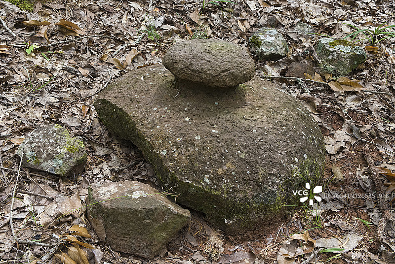 石缸平原盖子图片素材