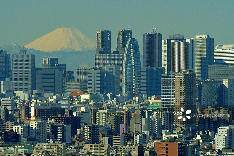 富士山与东京天际线：日夜景色图片素材