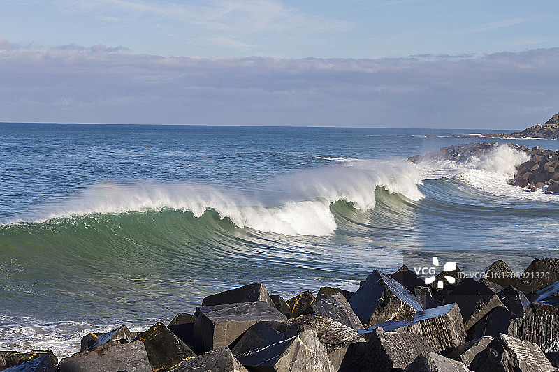 西班牙圣塞巴斯蒂安沿海城市图片素材