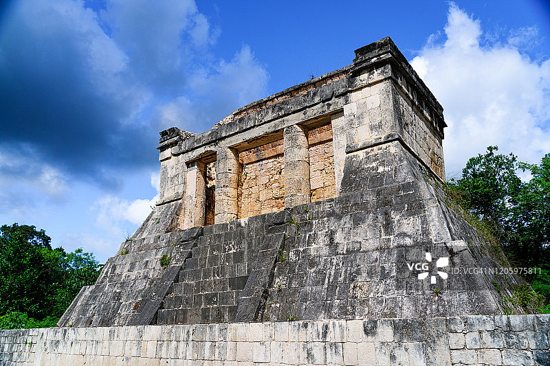 奇琴伊察大球场上的“北方神庙”，墨西哥尤卡坦州考古遗址图片素材