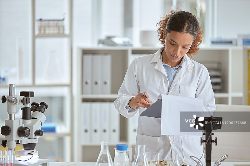 她记录下自己所做的一切图片素材